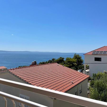 Guest House Adria Dugi Rat Bagian luar foto