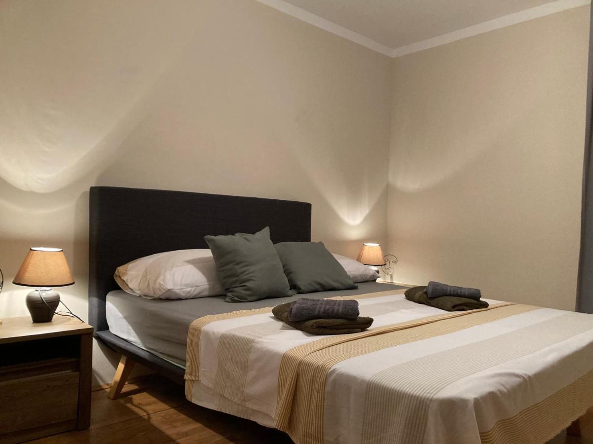 Guest House Adria Dugi Rat Bagian luar foto