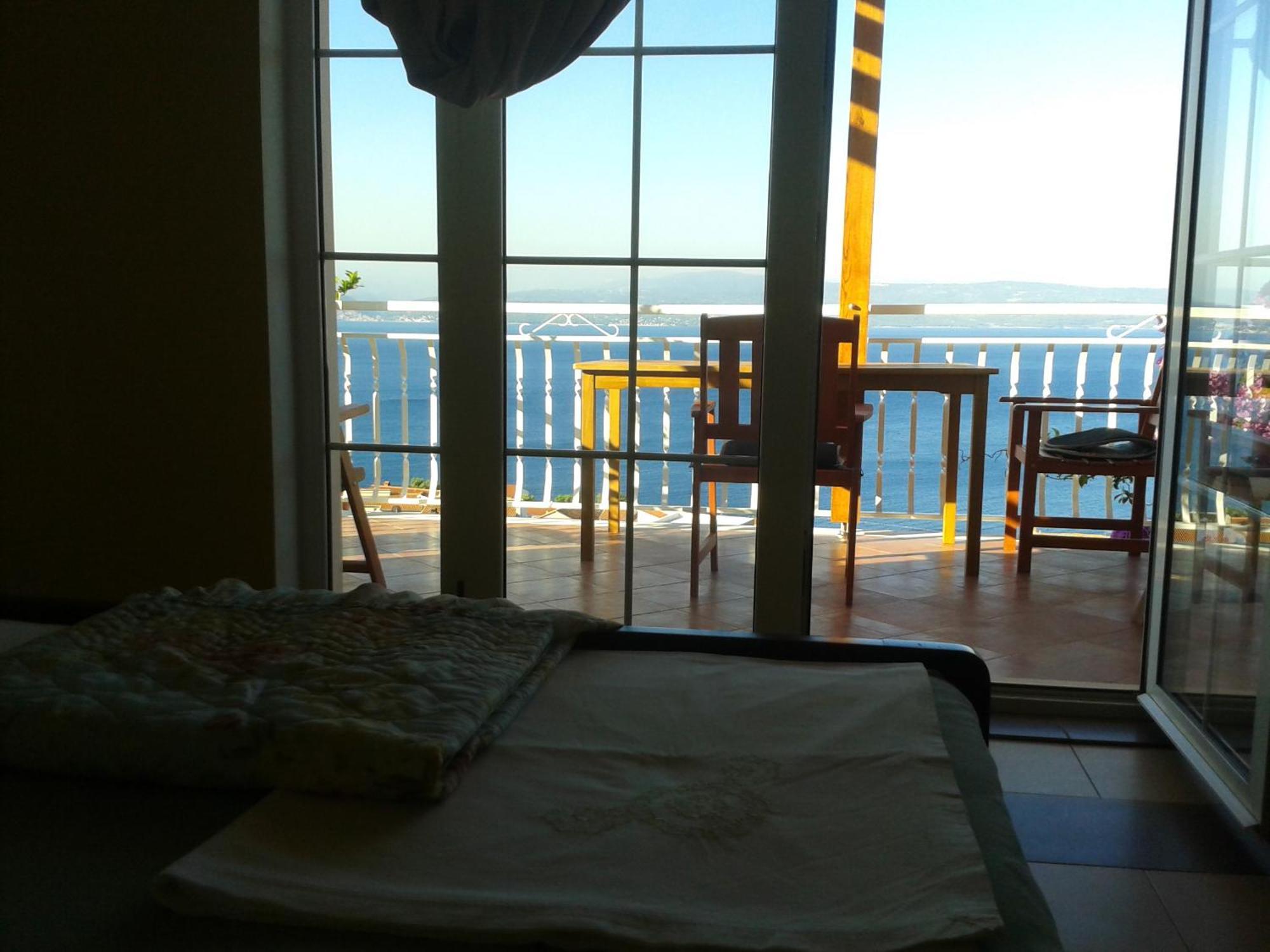 Guest House Adria Dugi Rat Bagian luar foto